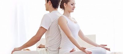 Урок йоги для двоих